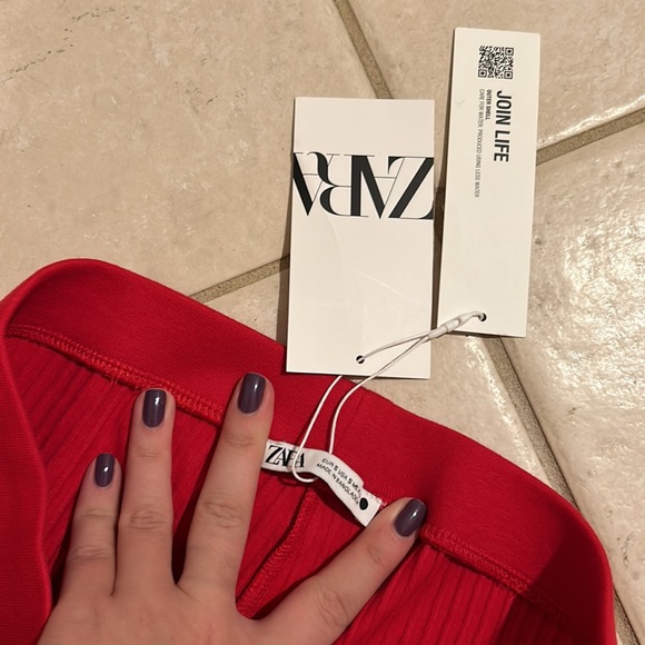 New with tags! Zara red pants - Picture 7 of 11